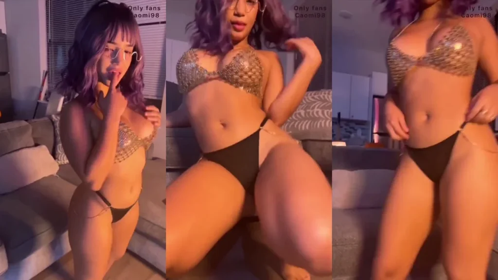 CAOMI02 se recupera de la alergia y muestra su coño