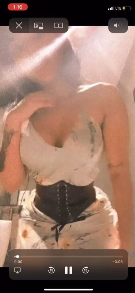 Chantal Medina que muestra el culo