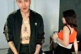 Juan de Dios toma la leche materna de Kimberly Loaiza