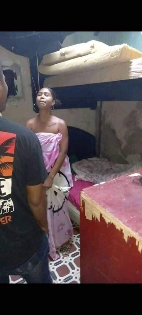 ¡Increíble! Encuentra a su esposa con otro hombre