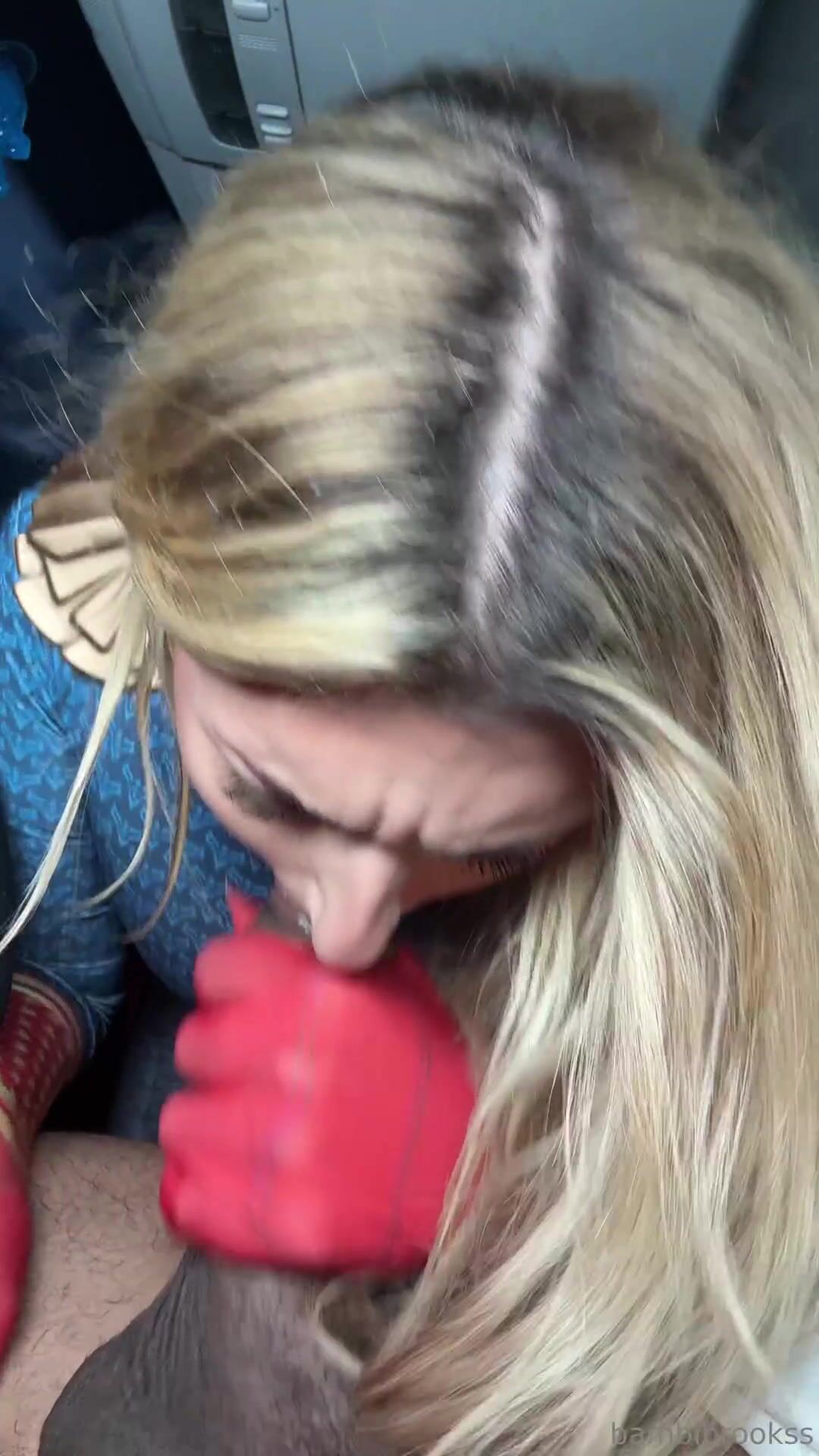 Bambi Brooks Homewrecker Cosplay chupa polla en el coche