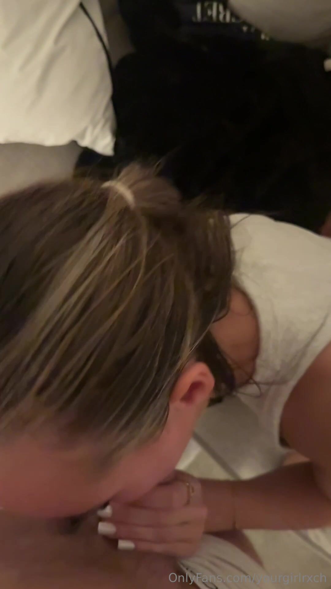 La cachonda Rachel Mary juega con su novio sin condón