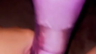 POV Masturbación en solitario con consolador enorme