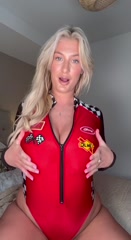 Sophia Isabella Smith juega con un consolador enorme