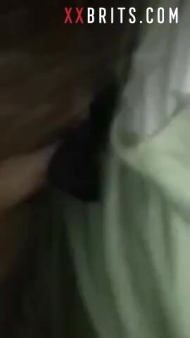 MILF británica es follada por el culo