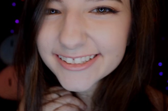 AftynRose ASMR Video de poesía sucia