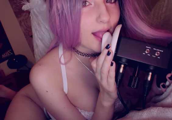 AftynRose ASMR ¡Vídeo dulce lamiendo un ángel!