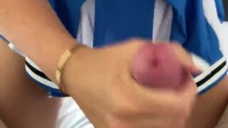 Alison Taylor es una animadora sexy chupando polla