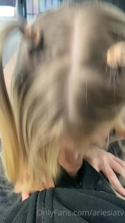 Ari Grey Halloween Choque Y Chupar