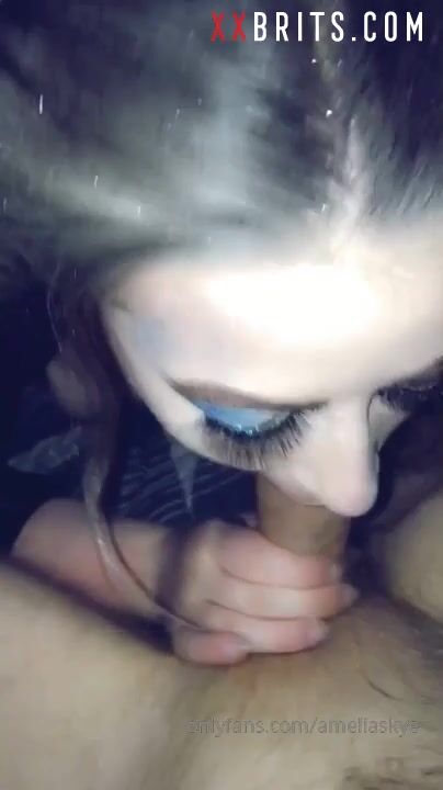 Chav británico tetona obtiene coño en la universidad