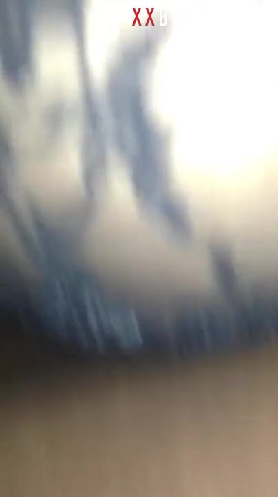 Chica adolescente británica atada y violada