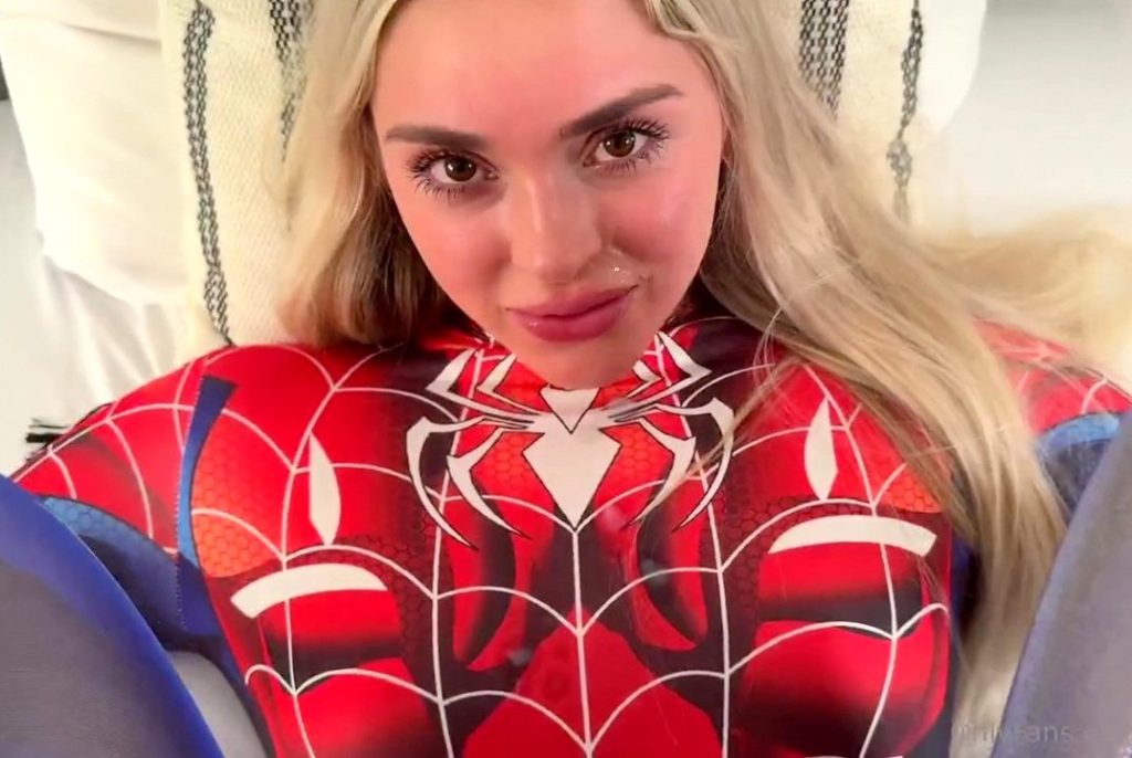 Coco Koma Spider Girl Quick Fuck Cum Video descargado