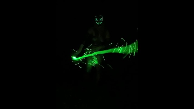 Demonio bailando en el bosque – Playgirl –