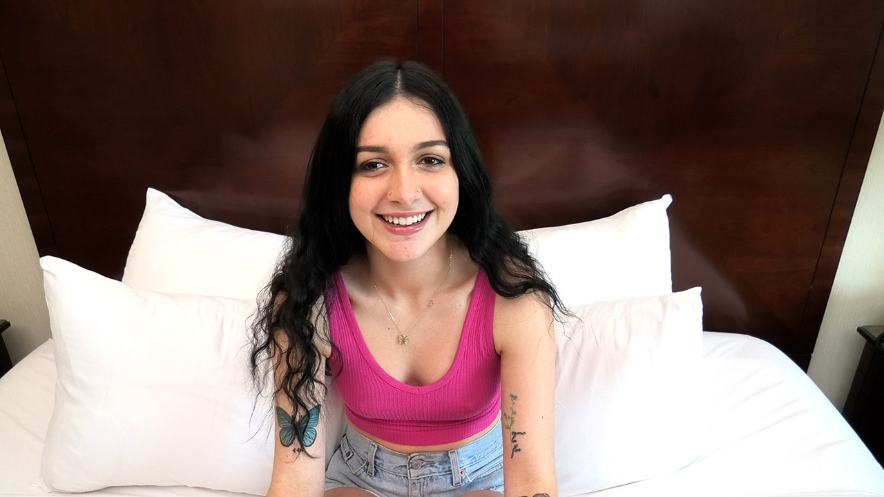 Esta adolescente persa amateur ofrece algunas distracciones