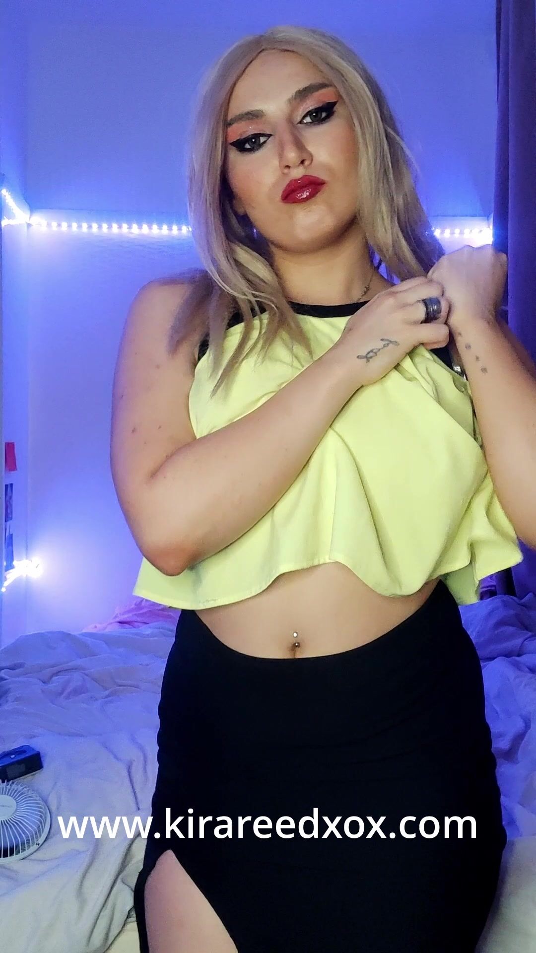 Fuga de Kira Reed Nip Slip Onlyfans