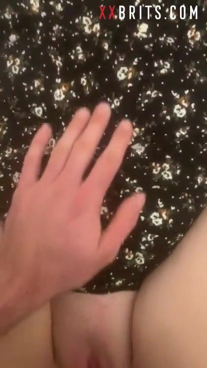 Hottie adolescente británica obtiene sus pantalones cortos en Snapchat