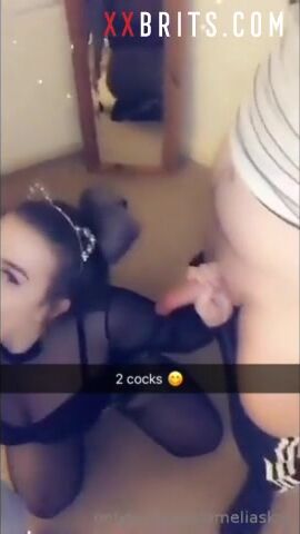 La adolescente británica tetona Amelia Skye tiene 2 pollas