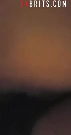 La chica británica Chav tiene una cogida rápida y un creampie