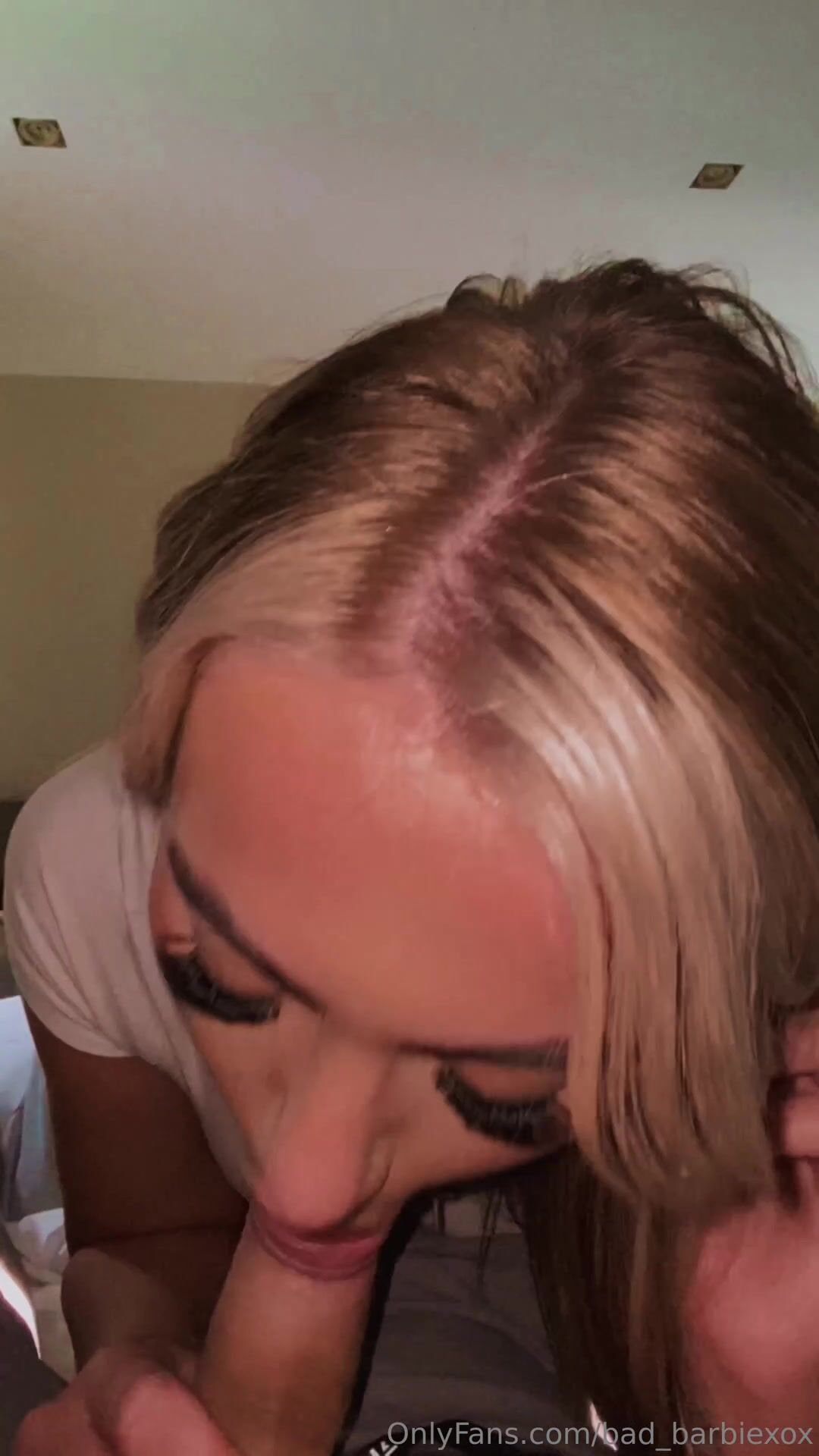 La puta británica de Essex Jessica Smith culo hasta la polla de los muchachos grandes