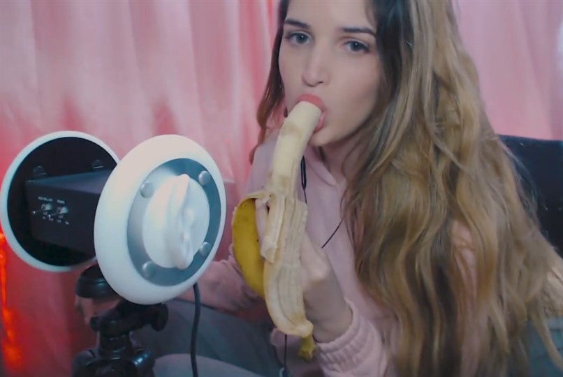 Luz ASMR Comiendo Plátano Video