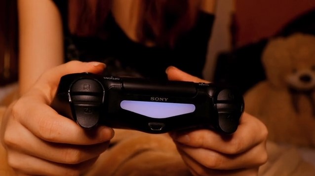 Maimy ASMR Amiga Jugando Mientras Intentas Dormir Video