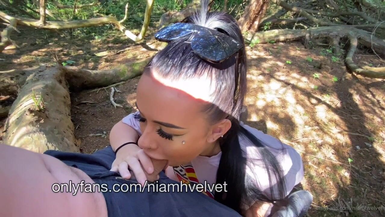 Niamh Velvet Lactancia Materna y Lactancia Materna en el Bosque