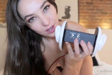 Orenda ASMR Erótica Lamiendo Orejas Desnuda Video Descargado