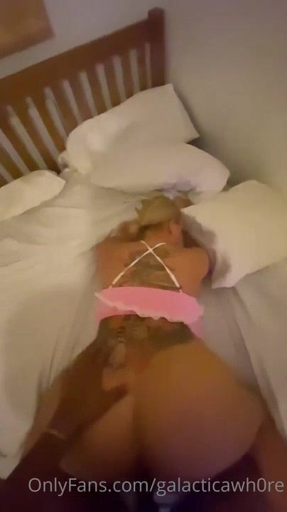 Puta polaca gruesa Galacticawh0re tomando un perrito de la BBC