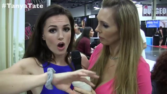 Tanya Tate saliendo con Tori Black