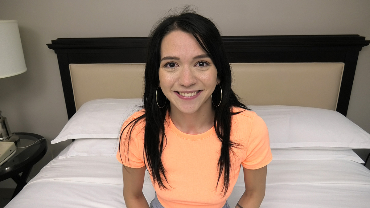 Un atleta caliente se queda atrapado con una polla gorda