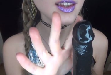 Video ASMR de paja con guisantes y pasteles