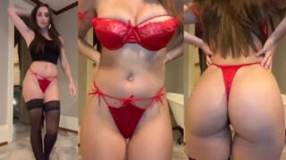 Video de striptease de lencería roja de Christina Khalil descargado