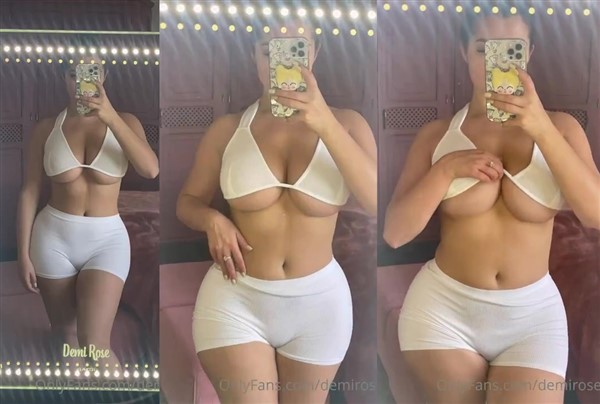 Video selfie sexy debajo de los pechos de Demi Rose descargado